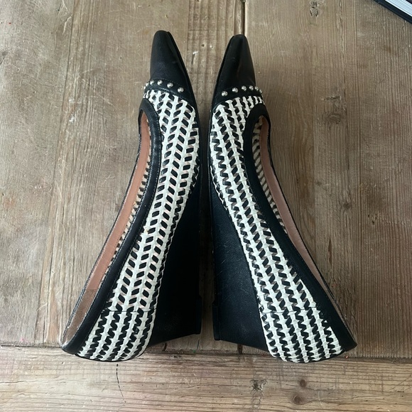 Stuart Weitzman Black and Cream Woven Wedges shoes - Picture 12 of 14